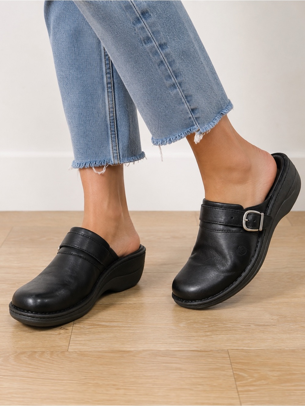 Born Black Slip-On Women's Clogs Mule buckle comfort shoes size 8 moto classic
